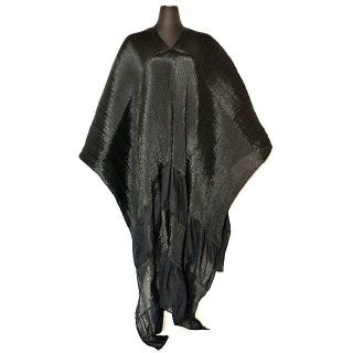 プリーツプリーズイッセイミヤケ(PLEATS PLEASE ISSEY MIYAKE)のイッセイミヤケ 黒プリーツワンピースポンチョ ISSEY MIYAKE(ポンチョ)