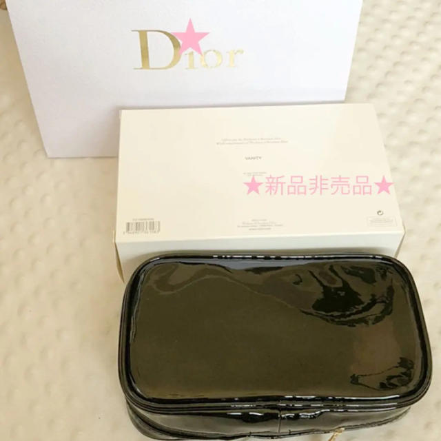 Christian Dior(クリスチャンディオール)の新品非売品★Dior★ディオール バニティ ポーチ 黒 エナメル ゴールドロゴ レディースのファッション小物(ポーチ)の商品写真