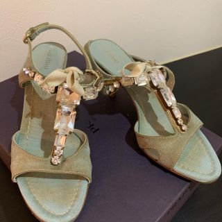 ミュウミュウ(miumiu)のmiumiu ビジュー付 パンプス(ミュール)