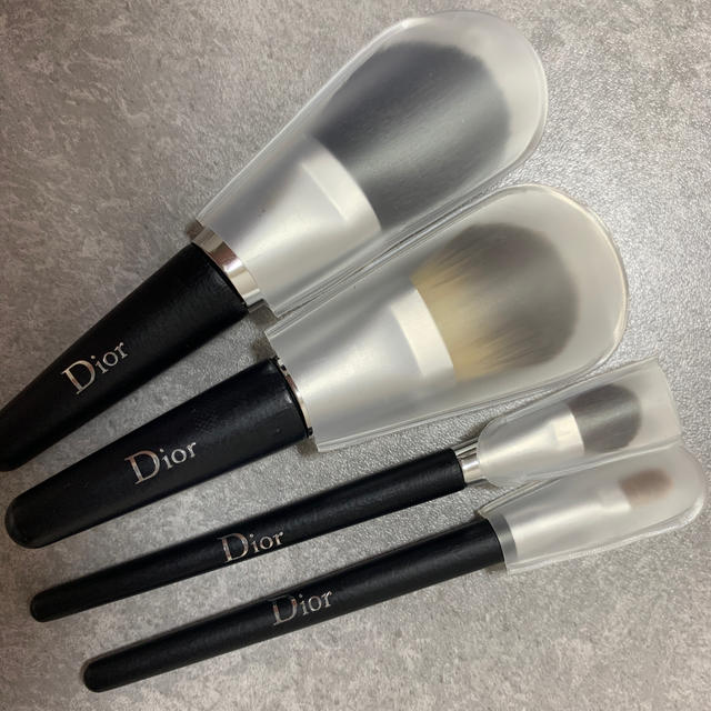 Dior(ディオール)のDior ミニブラシセット コスメ/美容のコスメ/美容 その他(その他)の商品写真