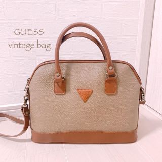 ゲス(GUESS)の【GUESS】レザーショルダーバッグ 大きめ ニュアンスカラー 美品(ショルダーバッグ)