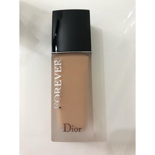 Christian Dior(クリスチャンディオール)のディオールスキン フォーエヴァーフルイドマット 1.5N コスメ/美容のベースメイク/化粧品(ファンデーション)の商品写真