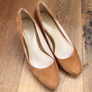 コールハーン(Cole Haan)のコールハーン スエードパンプス キャメル 22.5B(ハイヒール/パンプス)