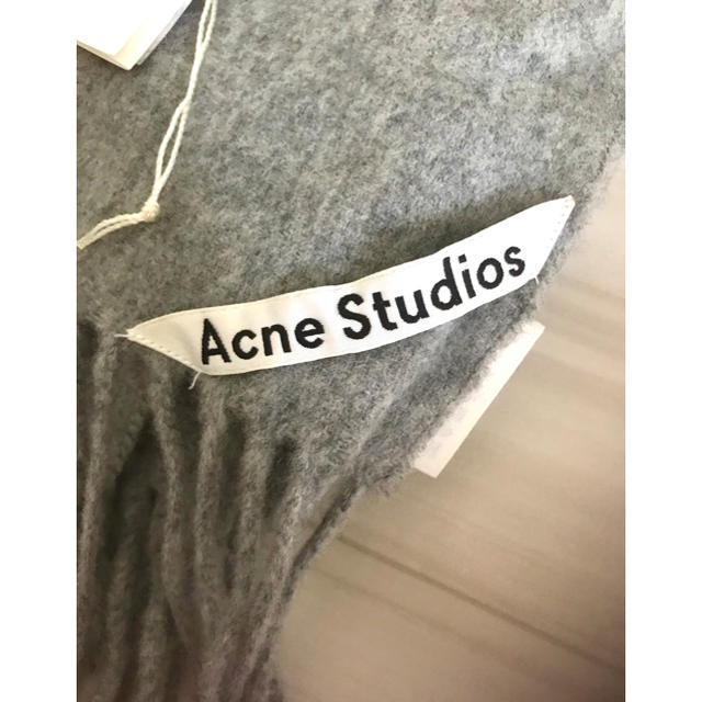 ACNE(アクネ)のAcne Studios ストール ライトグレー レディースのファッション小物(マフラー/ショール)の商品写真