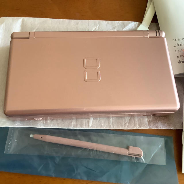 ニンテンドーDS(ニンテンドーDS)のNINTENDO DS Lite エンタメ/ホビーのゲームソフト/ゲーム機本体(携帯用ゲーム機本体)の商品写真