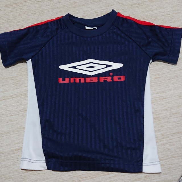 UMBRO(アンブロ)のｱﾝﾌﾞﾛ umbro サッカー Ｔシャツ 130  2枚セット キッズ/ベビー/マタニティのキッズ服男の子用(90cm~)(Tシャツ/カットソー)の商品写真