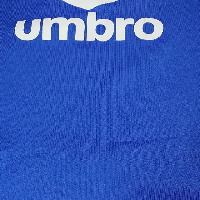 UMBRO(アンブロ)のｱﾝﾌﾞﾛ umbro サッカー Ｔシャツ 130  2枚セット キッズ/ベビー/マタニティのキッズ服男の子用(90cm~)(Tシャツ/カットソー)の商品写真