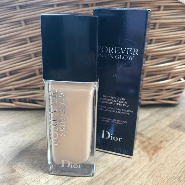 Dior★スキンフォーエバーフルイド  glow  1Ｎ