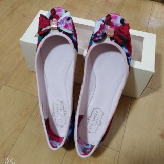 テッドベイカー(TED BAKER)のTED BAKER♪パンプス♪24.5♪花柄(ハイヒール/パンプス)