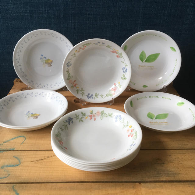 CORELLE(コレール)の【未使用】コレール プレート 植物柄等 12枚セット インテリア/住まい/日用品のキッチン/食器(食器)の商品写真