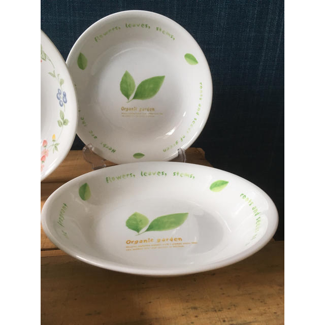 CORELLE(コレール)の【未使用】コレール プレート 植物柄等 12枚セット インテリア/住まい/日用品のキッチン/食器(食器)の商品写真