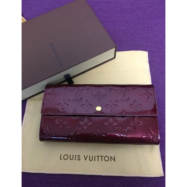 LOUIS VUITTON(ルイヴィトン)のルイヴィトン  レディース モノグラム ヴェルニ パープル長財布 レディースのファッション小物(財布)の商品写真