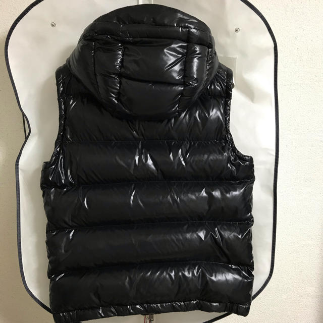 MONCLER(モンクレール)の【新品同様】MONCLER/モンクレール  LACET ダウンベスト size1 メンズのジャケット/アウター(ダウンベスト)の商品写真