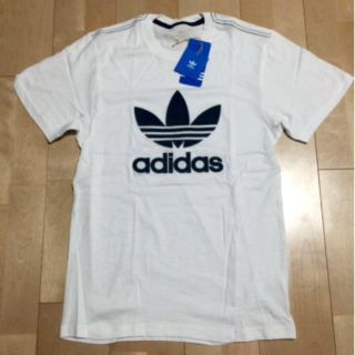 アディダス(adidas)のadidas Tシャツ(Tシャツ/カットソー(半袖/袖なし))