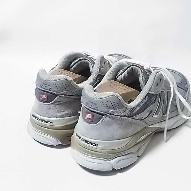 New Balance(ニューバランス)の
希少アメリカ製ビンテージ！ニューバランス990高級スニーカー灰銀


 メンズの靴/シューズ(スニーカー)の商品写真