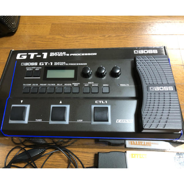 BOSS GT-1   ACアダプターと「GT-1の教科書」付き