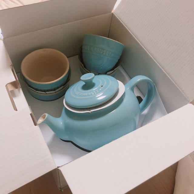 LE CREUSET(ルクルーゼ)のじゅん様専用　ルクルーゼ ティーセット サテンブルー インテリア/住まい/日用品のキッチン/食器(食器)の商品写真