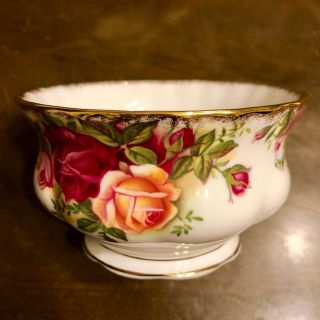 ロイヤルアルバート(ROYAL ALBERT)のROYAL ALBERT シュガーポット(食器)