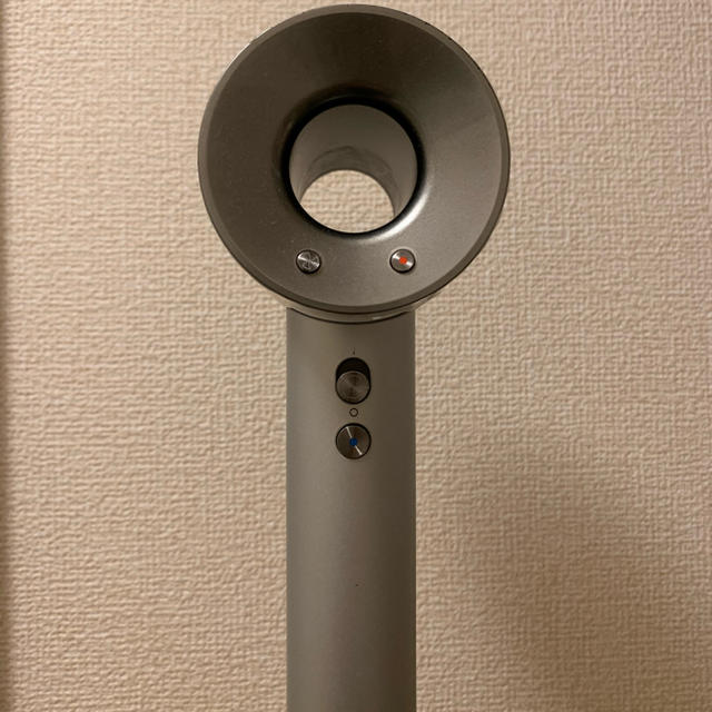 Dyson(ダイソン)のDyson drier White スマホ/家電/カメラの美容/健康(ドライヤー)の商品写真