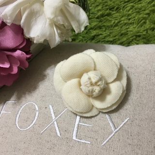 フォクシー(FOXEY) カメリア ブローチ/コサージュの通販 23点