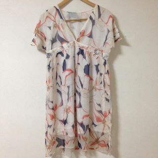 ふんわり花柄シフォンワンピース(ひざ丈ワンピース)