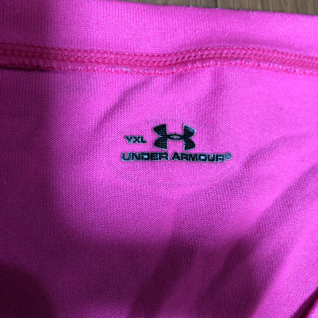 UNDER ARMOUR(アンダーアーマー)のアンダーアーマーTシャツ キッズ/ベビー/マタニティのキッズ服女の子用(90cm~)(Tシャツ/カットソー)の商品写真