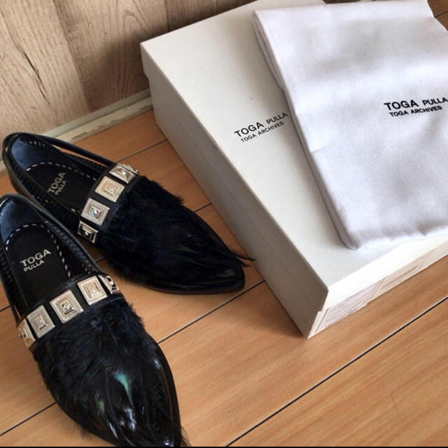 TOGA(トーガ)のTOGAフェザーシューズ レディースの靴/シューズ(ローファー/革靴)の商品写真