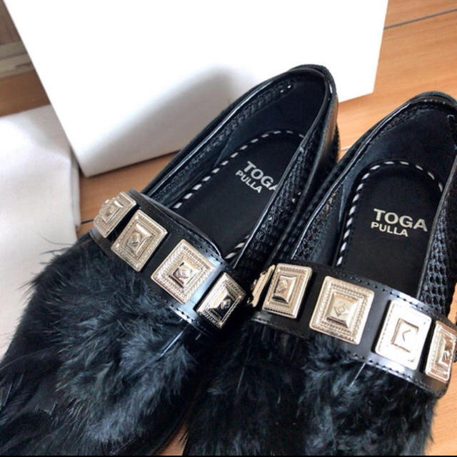 TOGA(トーガ)のTOGAフェザーシューズ レディースの靴/シューズ(ローファー/革靴)の商品写真