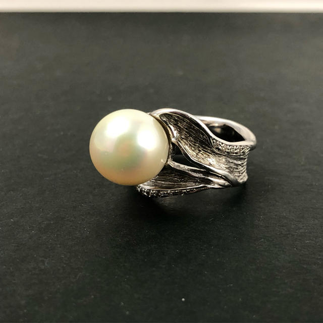 素敵なパールとキラキラ輝くダイヤモンドのリング レディースのアクセサリー(リング(指輪))の商品写真