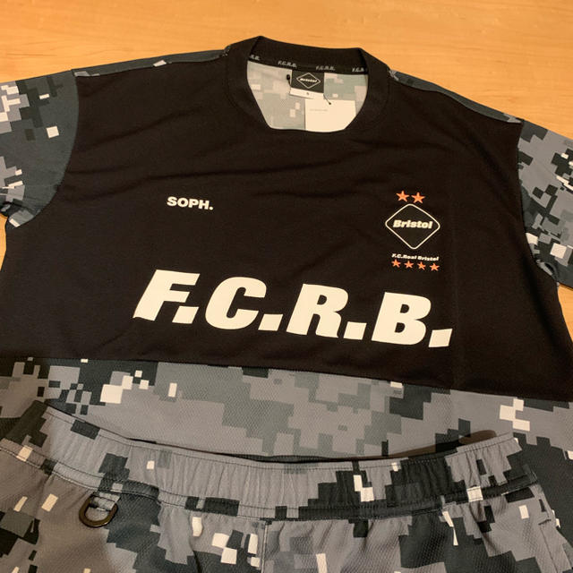 F.C.R.B.(エフシーアールビー)のFCRB CAMOUFLAGE TRAINING S/S TOP &SHORTS メンズのトップス(Tシャツ/カットソー(七分/長袖))の商品写真