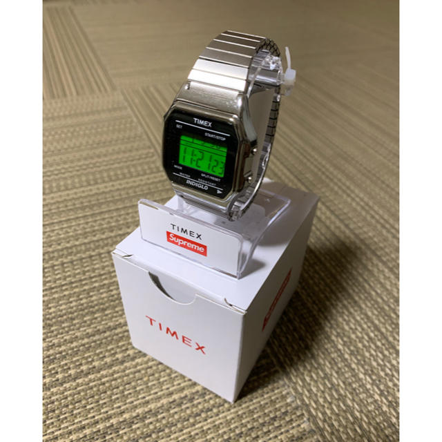 Supreme(シュプリーム)のSupreme Timex Digital Watch silver メンズの時計(腕時計(デジタル))の商品写真