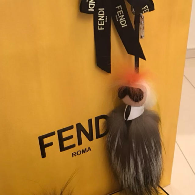 FENDI(フェンディ)のFENDI  フェンディ ミニカリート  チャーム 正規品　レア ハンドメイドのファッション小物(バッグチャーム)の商品写真