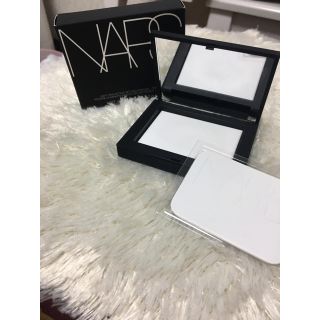 ナーズ(NARS)のNERS♡ライトリフレティングセッティングパウダープレスト(フェイスパウダー)