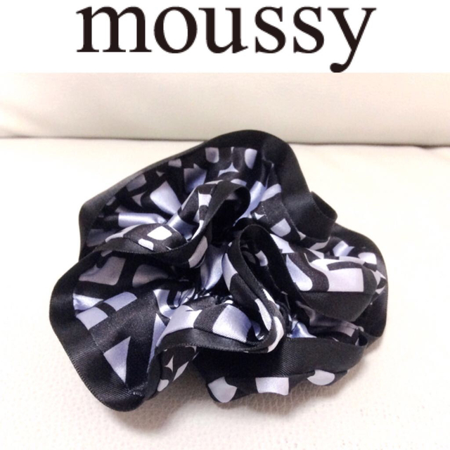 moussy(マウジー)の【新品】マウジー♡シュシュ レディースのヘアアクセサリー(ヘアゴム/シュシュ)の商品写真