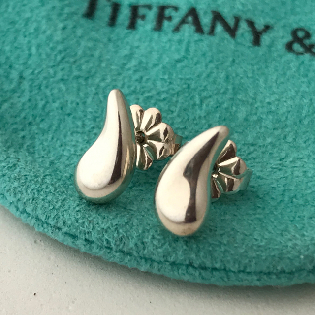 Tiffany のスモールティアドロップ  ピアス