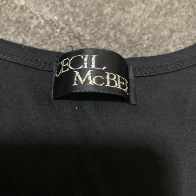 CECIL McBEE(セシルマクビー)のセシル黒無地Ｔシャツ レディースのトップス(Tシャツ(半袖/袖なし))の商品写真