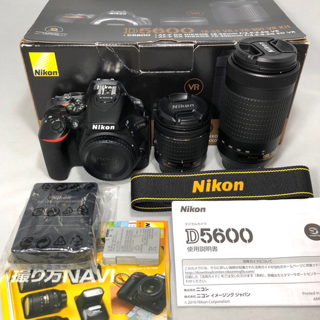 Nikon D5600 ダブルズームキット 2533ショット 美品 デジタル一眼