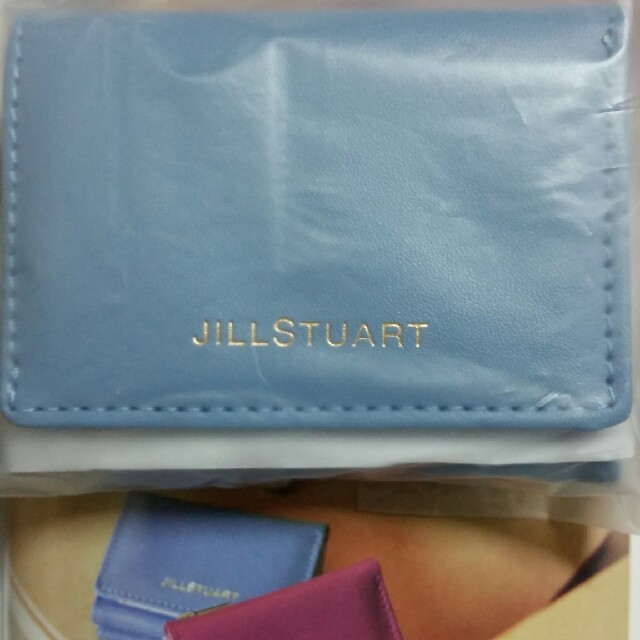 JILLSTUART(ジルスチュアート)のMORE 11月号 ジル JILLSTUART 財布 ブルー エンタメ/ホビーの雑誌(ファッション)の商品写真