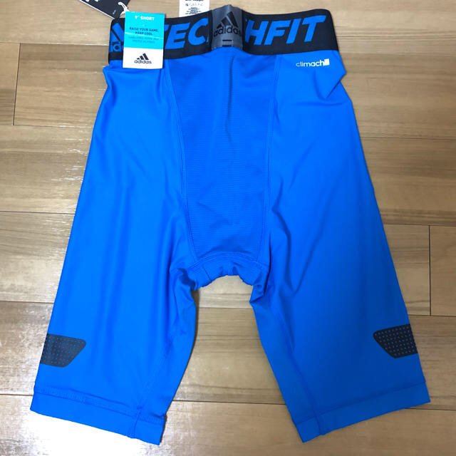 adidas(アディダス)の4,290円《新品》adidas TECHFIT CHILL ショートタイツ M メンズのレッグウェア(レギンス/スパッツ)の商品写真