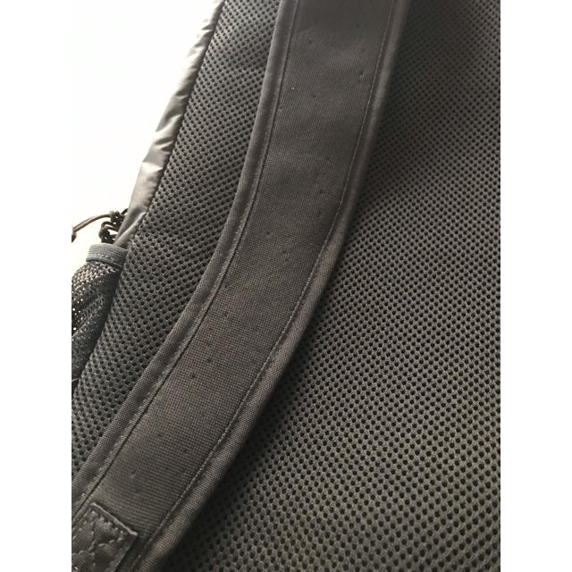 ノースフェイス フライウェイト リーコン 22L 黒 3