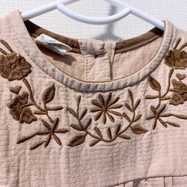 ZARA KIDS(ザラキッズ)のmenina 刺繍ロンパース&ボンネット キッズ/ベビー/マタニティのベビー服(~85cm)(ロンパース)の商品写真