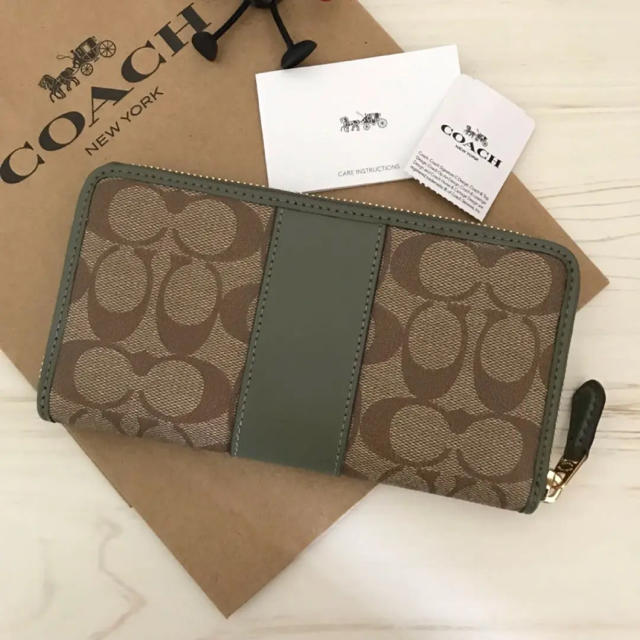 新品　未使用　coach コーチ　長財布　グリーン　プレゼント　メンズ