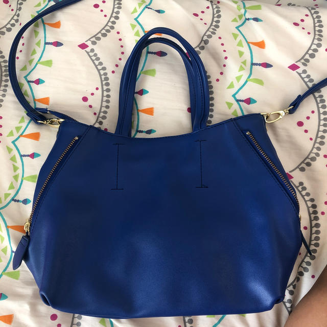 AZUL by moussy(アズールバイマウジー)のAZUL ショルダーバック 3000円から2000円円へ値下げ！ レディースのバッグ(ショルダーバッグ)の商品写真