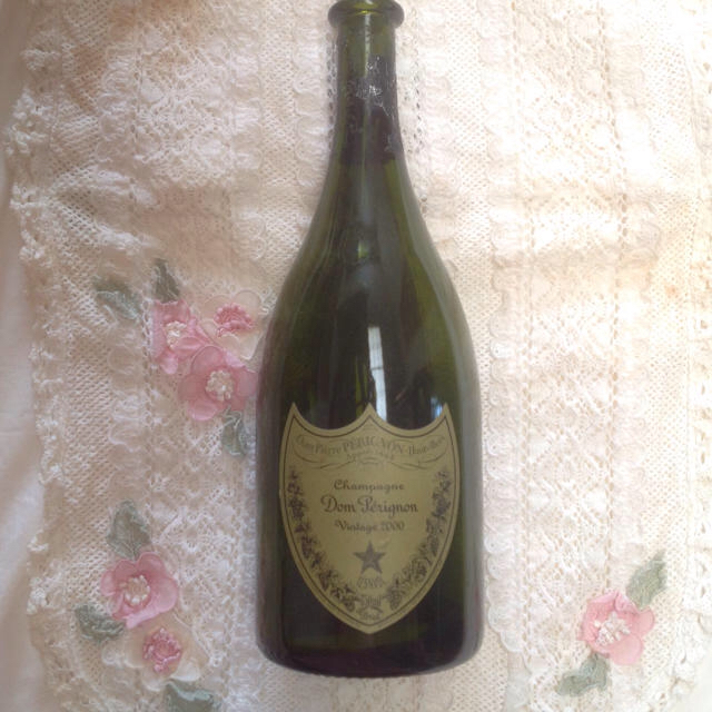 Dom Pérignon(ドンペリニヨン)のドンペリ ビンテージ  2000  空容器 食品/飲料/酒の酒(シャンパン/スパークリングワイン)の商品写真