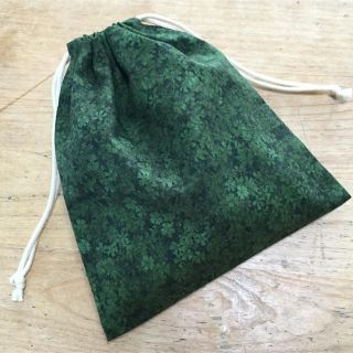 グリーン・巾着袋 小サイズ♪コップ入れ＊ハンドメイド(外出用品)