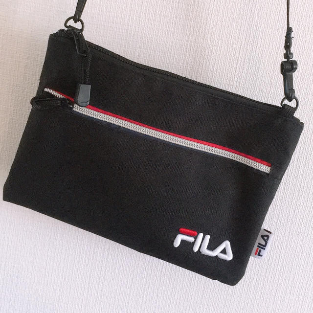 FILA(フィラ)のFILA💙ショルダーバック サコッシュ値下げ‼️🙈 レディースのバッグ(ショルダーバッグ)の商品写真