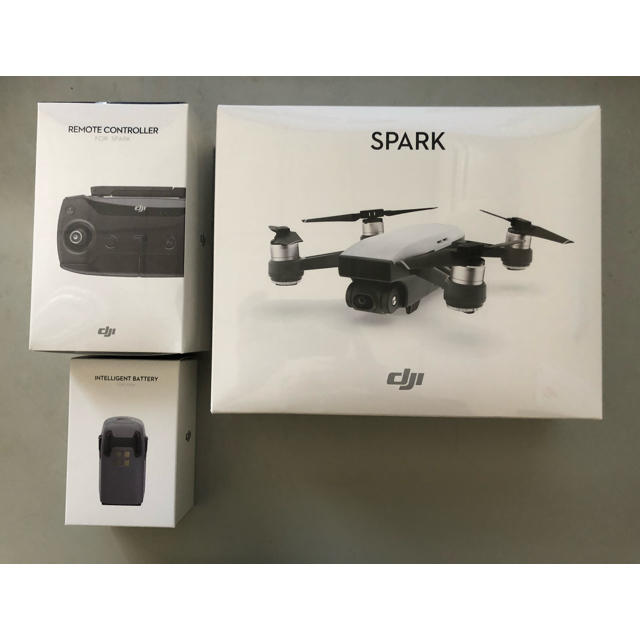 エンタメ/ホビーDJI Spark 送信機セット 新品、未開封品 予備のバッテリー付