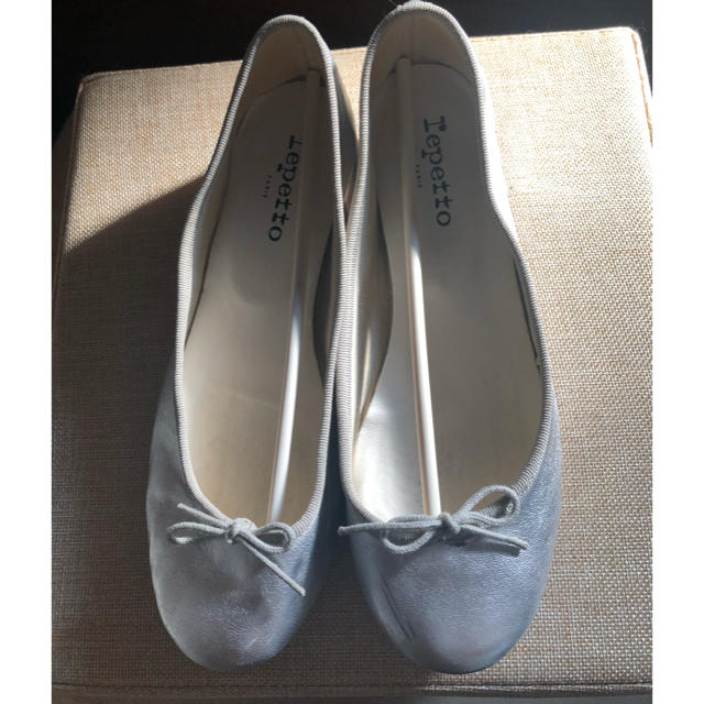 repetto(レペット)のrepettoカミーユ38.5 シルバー(最終値下げ) レディースの靴/シューズ(バレエシューズ)の商品写真