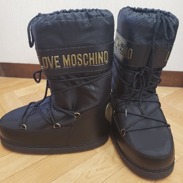 最新作SALE MOSCHINO - love MOSCHINO　モスキーノ　低反発ブーツ　保温スノーブーツの通販 by zoo's shop｜モスキーノならラクマ セール格安