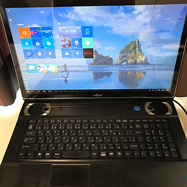 FMV LIFEBOOK NH77/DD Windows10